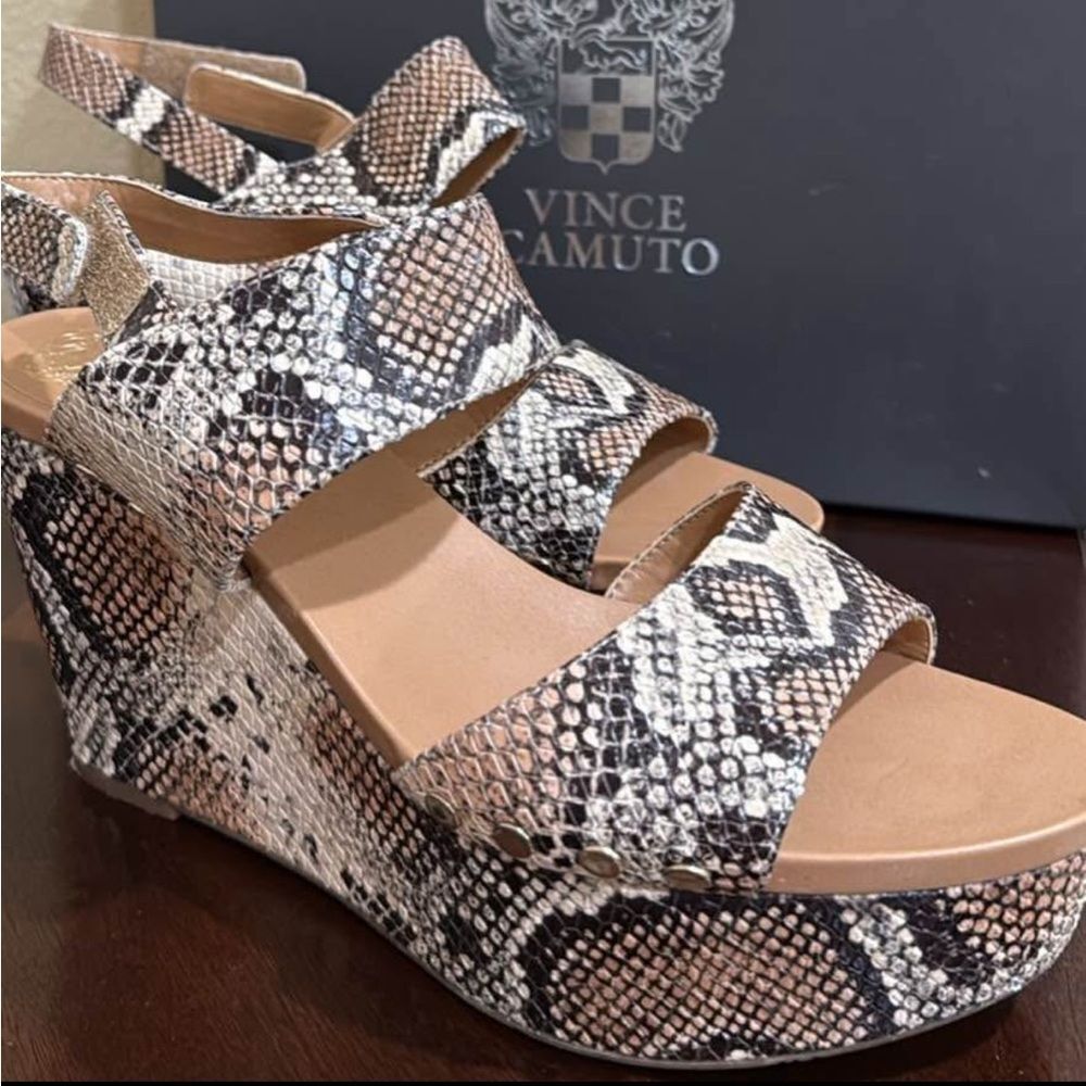Vince Camuto Ventinda Spiced Sand Snake Pattern Wedge Sandals Women’s Size 10